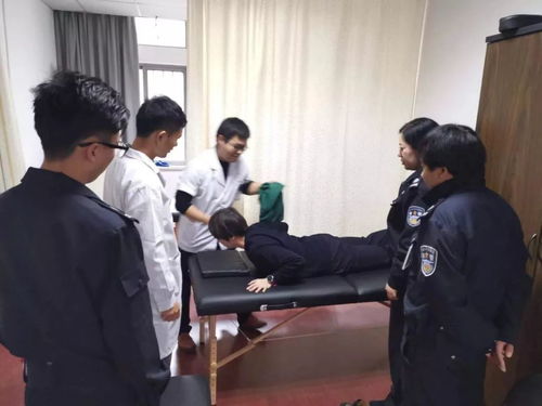在2019年的最后一天,一群醫(yī)護(hù)人員都進(jìn)了交警大隊