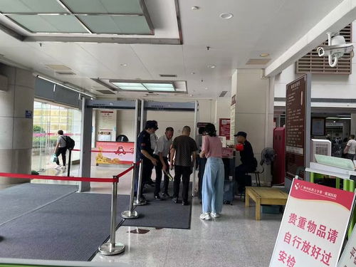 實(shí)地走訪骨科醫(yī)生遇襲醫(yī)院 已加強(qiáng)安保,知情人士透露相關(guān)細(xì)節(jié)